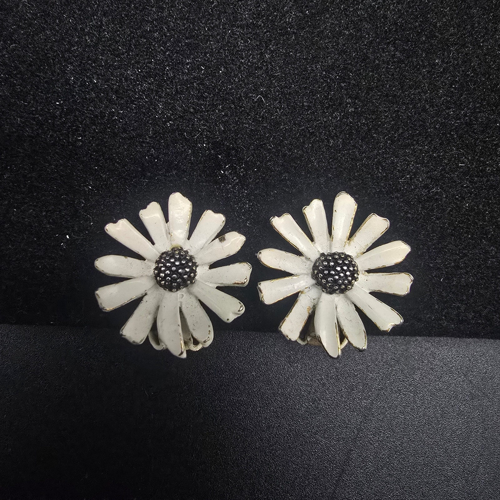 Arthur Pepper Enamel Flower Earrings White Vintage Signed Art